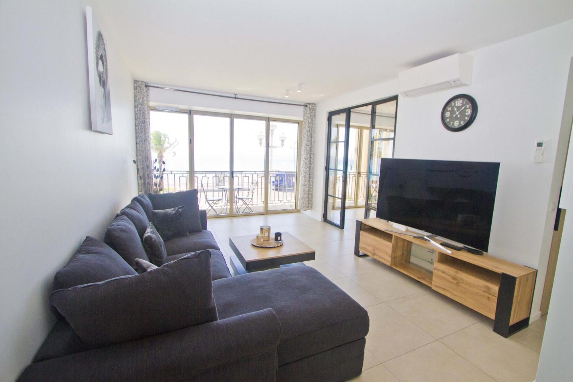 Sea Front Palace Promenade Apartment
